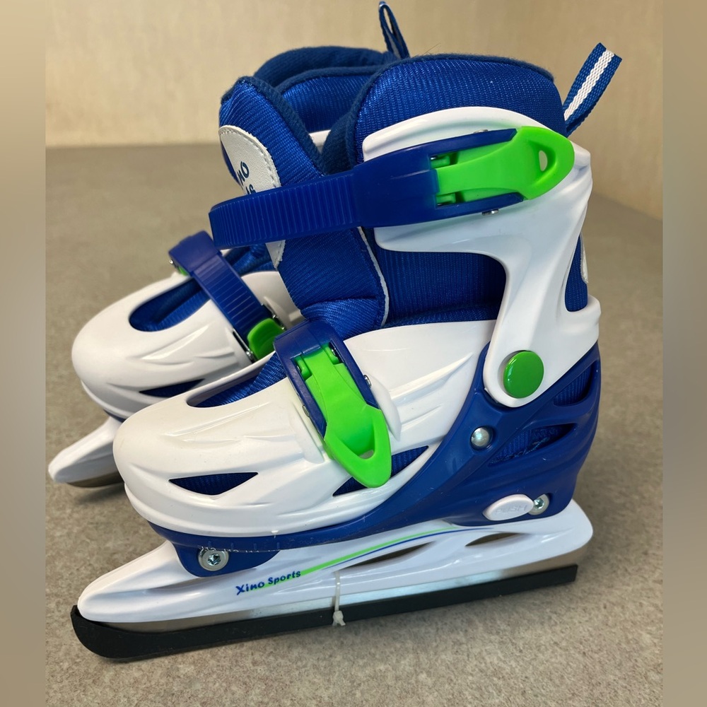 XINO Sports Ice Skates Adjustable Junior Kids Boys/Girls - Size S(J10-J13)